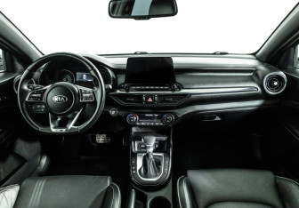 Подержанный автомобиль Kia Cerato Sedan 2021 года (13 фото)
