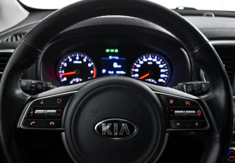 Подержанный автомобиль Kia Sportage 2018 года (17 фото)