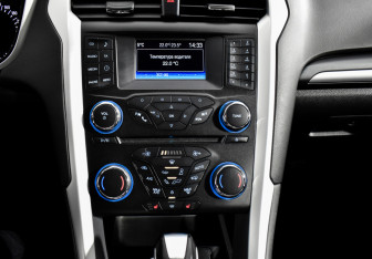 Подержанный автомобиль Ford Mondeo Sedan 2017 года (16 фото)