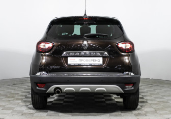 Подержанный автомобиль Renault Kaptur 2016 года (6 фото)