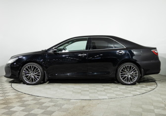 Подержанный автомобиль Toyota Camry Sedan 2016 года (8 фото)