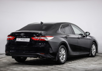 Подержанный автомобиль Toyota Camry Sedan 2018 года (5 фото)