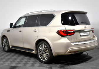 Подержанный автомобиль Infiniti QX80 2019 года (7 фото)