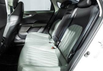 Подержанный автомобиль Changan Lamore 2023 года (10 фото)