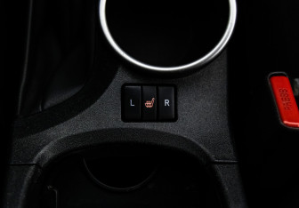 Подержанный автомобиль Toyota Verso 2013 года (16 фото)