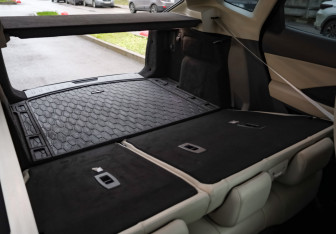 Подержанный автомобиль Jaguar E-Pace 2018 года (30 фото)