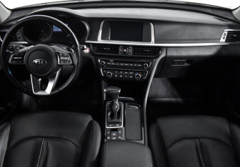 Подержанный автомобиль Kia Optima Sedan 2018 года (14 фото)
