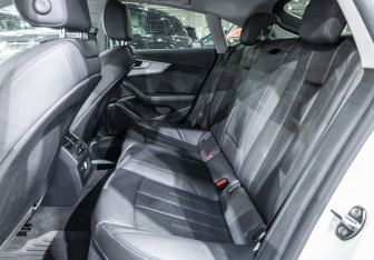 Подержанный автомобиль Audi A5 Liftback 2019 года (15 фото)