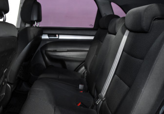 Подержанный автомобиль Kia Sorento 2014 года (12 фото)