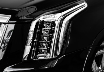 Подержанный автомобиль Cadillac Escalade Suv 2016 года (11 фото)