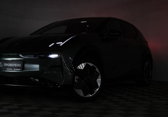 Подержанный автомобиль Zeekr X 2024 года (34 фото)