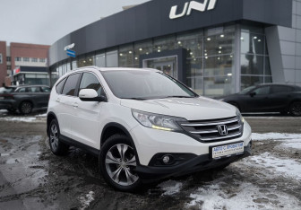 Подержанный автомобиль Honda CR-V 2014 года (3 фото)