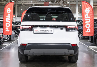 Подержанный автомобиль Land Rover Discovery 2019 года (12 фото)