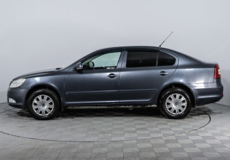 Подержанный автомобиль Skoda Octavia Liftback 2008 года (7 фото)