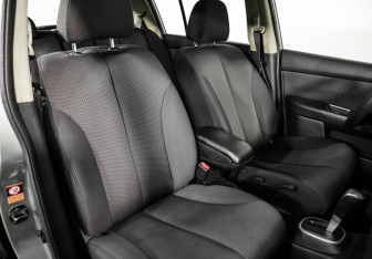 Подержанный автомобиль Nissan Tiida Hatchback 2008 года (18 фото)