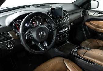 Подержанный автомобиль Mercedes-Benz GLE 2016 года (11 фото)