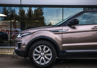 Подержанный автомобиль Land Rover Range Rover Evoque 2017 года (10 фото)