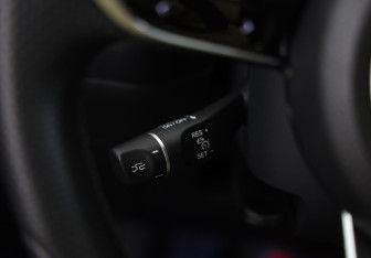 Подержанный автомобиль Hongqi HS3 2024 года (18 фото)