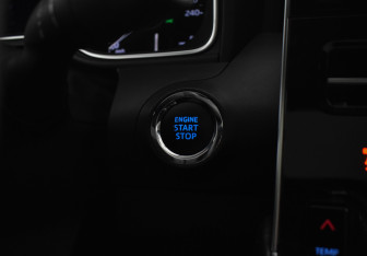 Подержанный автомобиль Toyota Avalon 2022 года (18 фото)