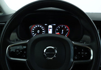 Подержанный автомобиль Volvo S90 2021 года (21 фото)