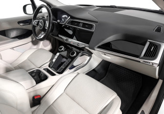 Подержанный автомобиль Jaguar I-Pace 2019 года (15 фото)