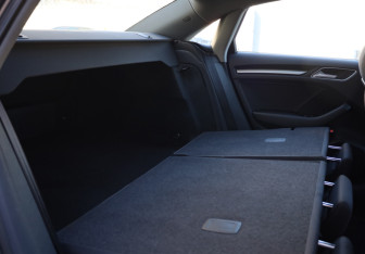 Подержанный автомобиль Audi A3 Sedan 2017 года (15 фото)