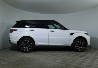 Подержанный автомобиль Land Rover Range Rover Sport 2018 года (4 фото)