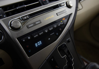 Подержанный автомобиль Lexus RX 2014 года (15 фото)