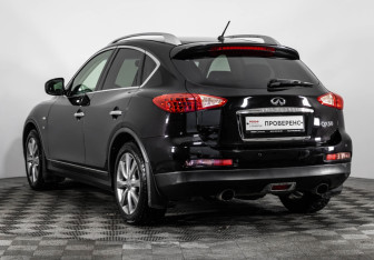 Подержанный автомобиль Infiniti QX50 2013 года (7 фото)