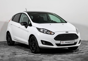 Подержанный автомобиль Ford Fiesta Hatchback 2017 года (3 фото)