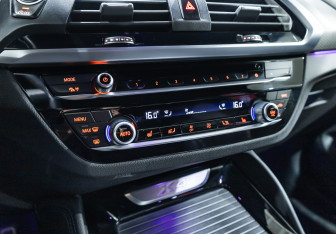 Подержанный автомобиль BMW X4 2019 года (24 фото)