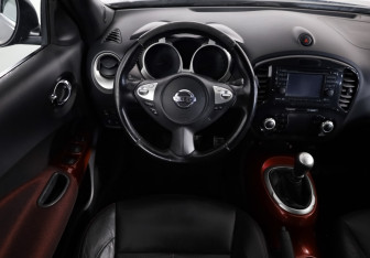 Подержанный автомобиль Nissan Juke 2011 года (12 фото)