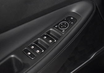 Подержанный автомобиль Hyundai Santa Fe 2022 года (13 фото)