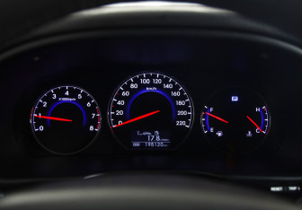 Подержанный автомобиль Hyundai Santa Fe 2011 года (12 фото)