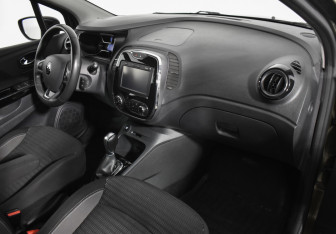 Подержанный автомобиль Renault Kaptur 2017 года (12 фото)