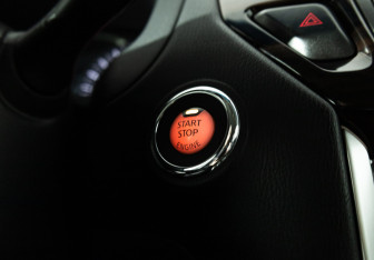 Подержанный автомобиль Nissan Pathfinder 2015 года (23 фото)