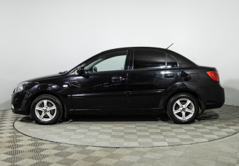 Подержанный автомобиль Kia Rio Sedan 2010 года (8 фото)