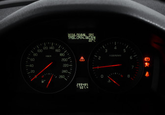 Подержанный автомобиль Volvo C30 2007 года (17 фото)