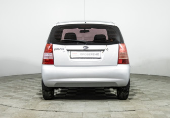 Подержанный автомобиль Kia Picanto 2007 года (6 фото)