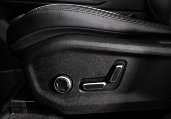 Подержанный автомобиль Geely Monjaro 2021 года (33 фото)