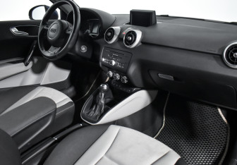 Подержанный автомобиль Audi A1 2012 года (12 фото)