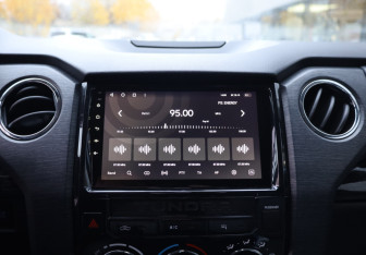 Подержанный автомобиль Toyota Tundra 2014 года (17 фото)