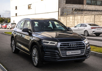 Подержанный автомобиль Audi Q5 2020 года (5 фото)