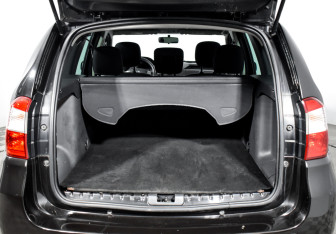 Подержанный автомобиль Nissan Terrano 2014 года (19 фото)