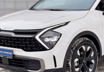 Подержанный автомобиль Kia Sportage 2025 года (8 фото)