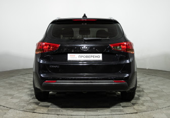 Подержанный автомобиль Kia Ceed Wagon 2018 года (6 фото)