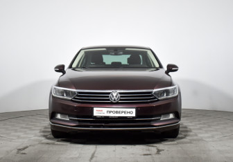 Подержанный автомобиль Volkswagen Passat Sedan 2017 года (2 фото)