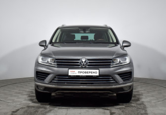 Подержанный автомобиль Volkswagen Touareg 2015 года (2 фото)