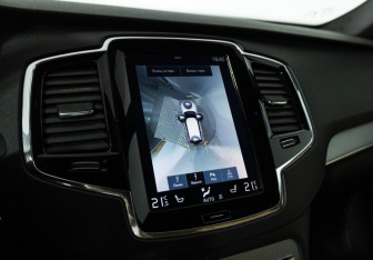 Подержанный автомобиль Volvo XC90 2017 года (17 фото)