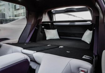 Подержанный автомобиль Zeekr X 2023 года (33 фото)